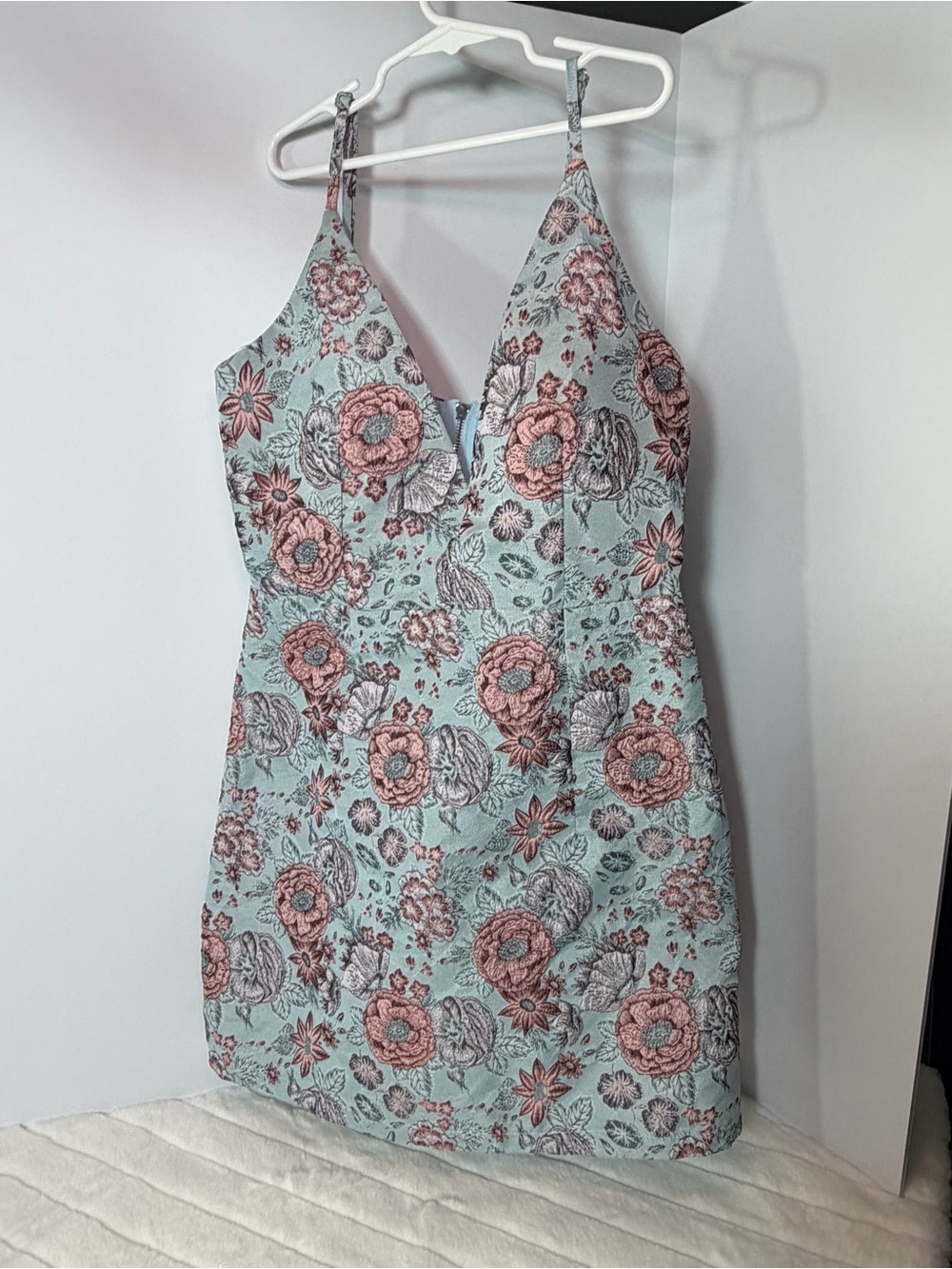 Ladies 4-Floral V-Neck Mini Dress in Dusty Blue and Pink